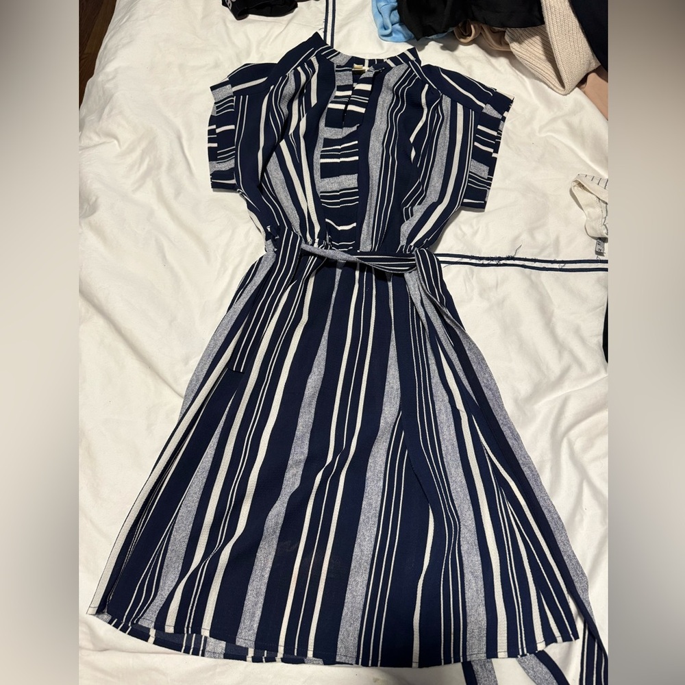 Monteau Dress with stripes and a belt